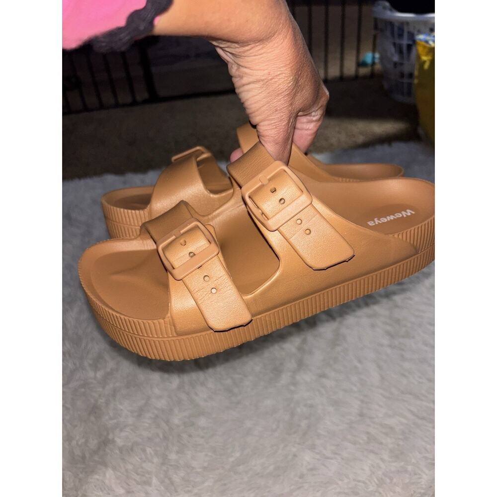 Weweya women's sz. 248 (6.5-7) classic brown strap sandals. Comf. Exc condition